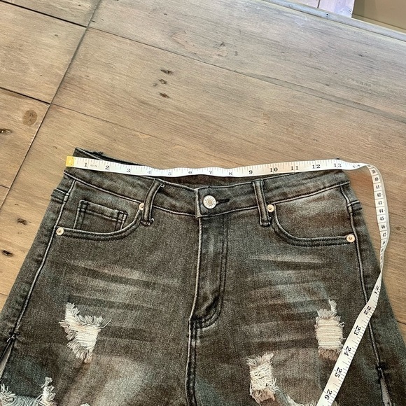 DISTRESSED denim shorts - Picture 4 of 6
